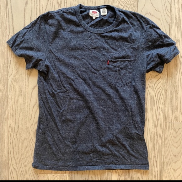 Levi’s pocket tshirt short sleeve - Picture 2 of 3